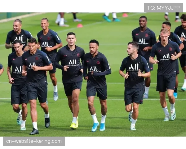 巴黎圣日耳曼举办2026年“社区足球日”，近千名儿童参与免费训练课